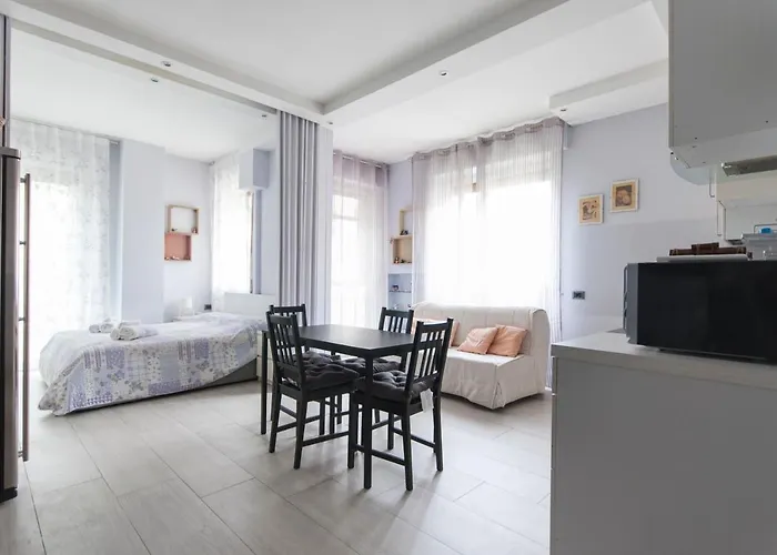 Gorgeous And Peaceful Apartment Near Metro Stop